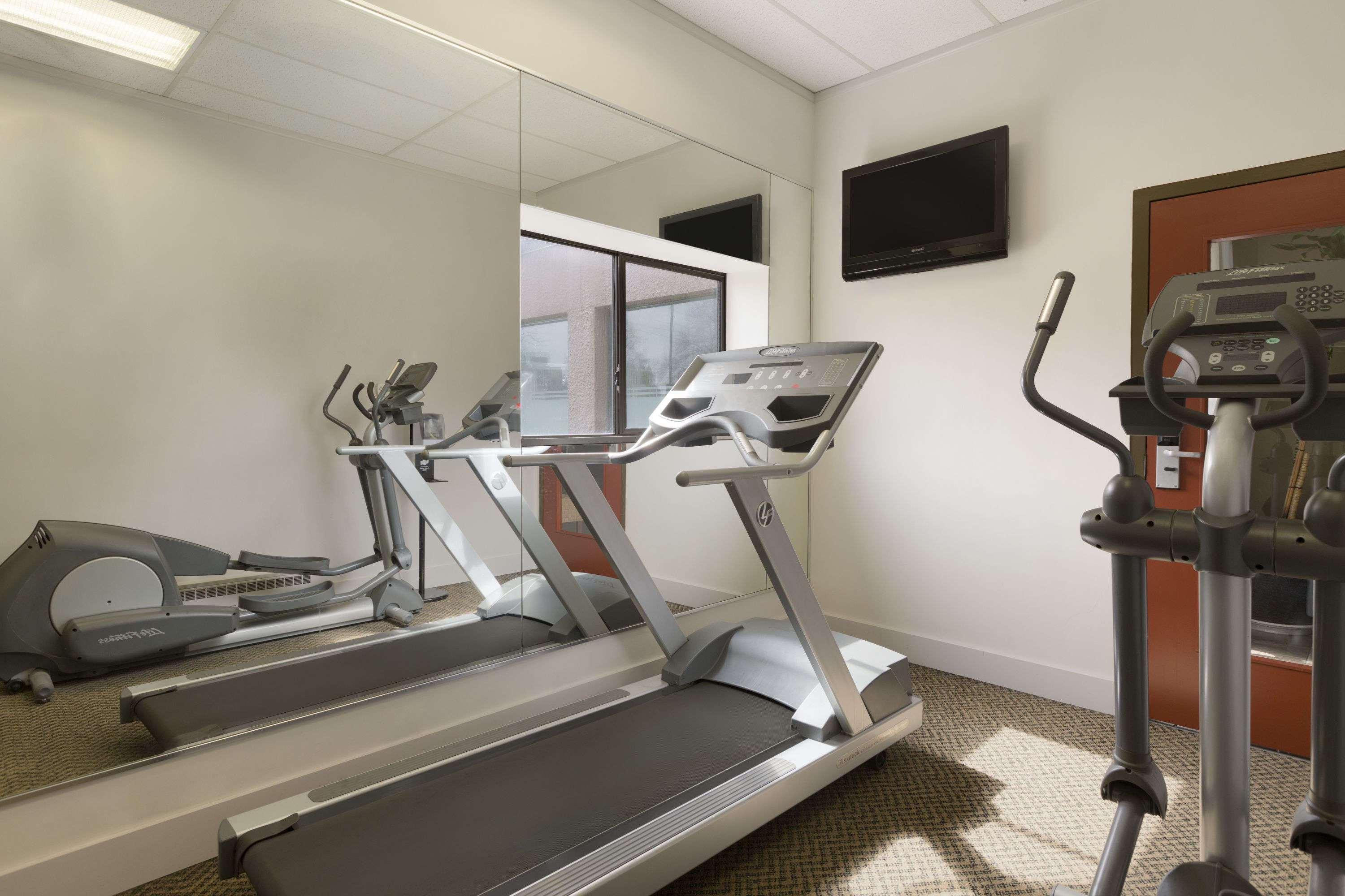 Travelodge By Wyndham Vancouver Airport Hotel