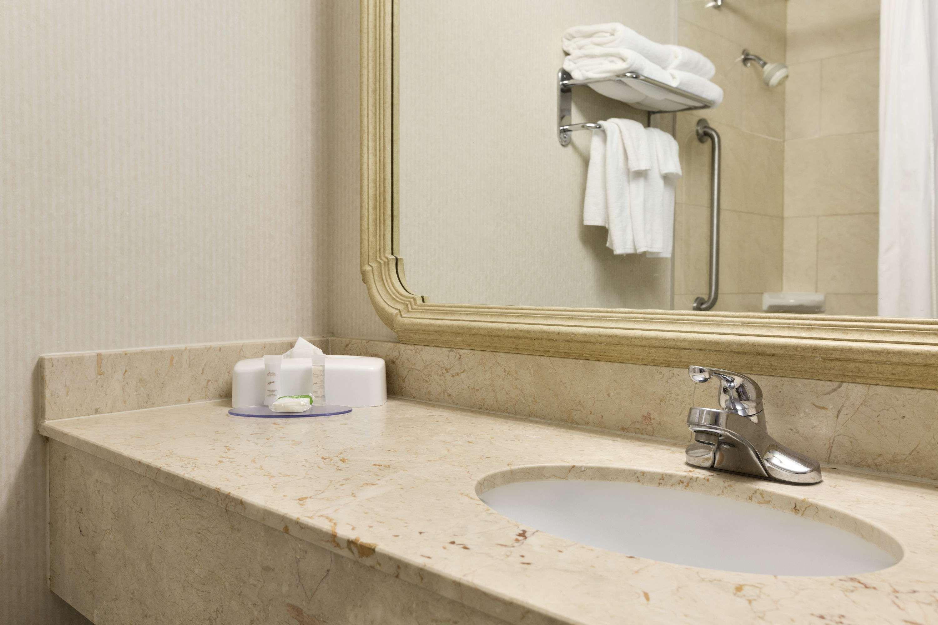 Hotel Travelodge By Wyndham Vancouver Airport